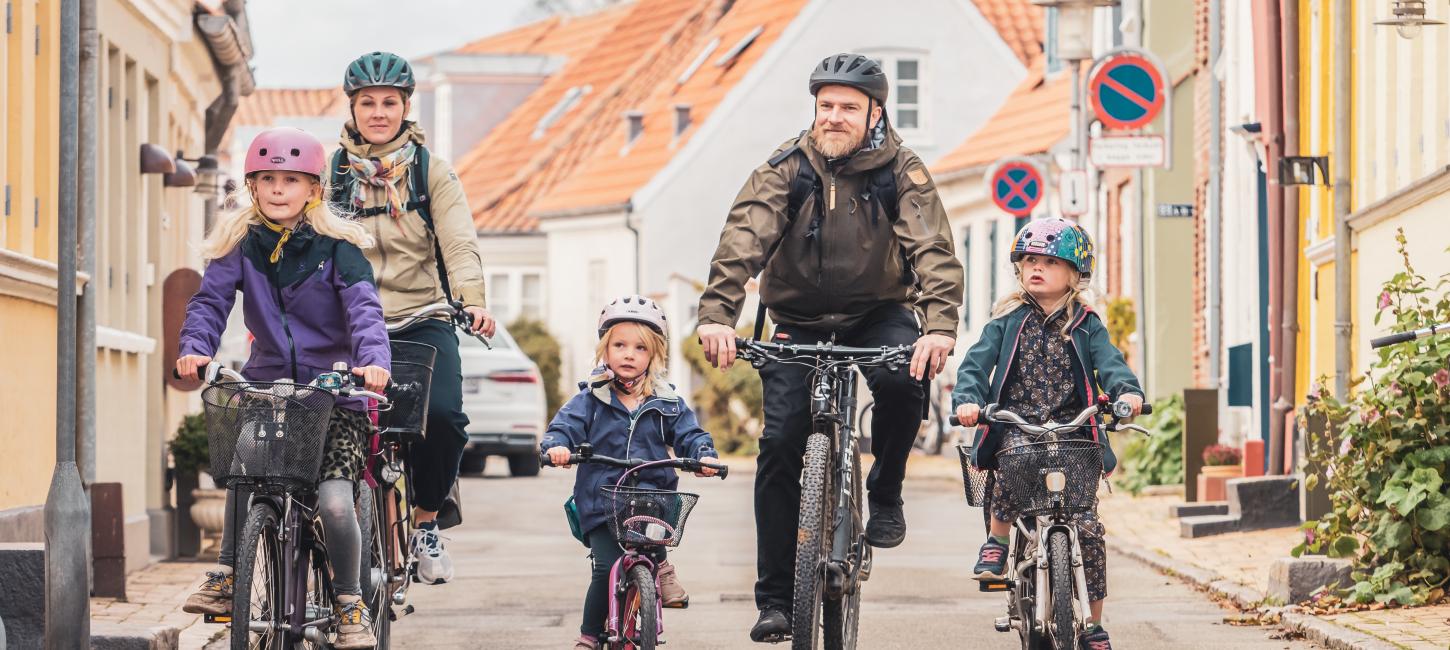 Familie der cykler i Kerteminde