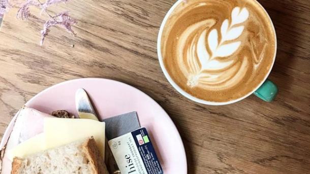Kaffe og morgenbrød 