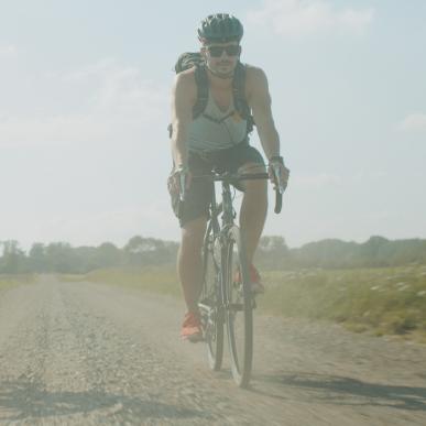 Far og søn på gravel bikes