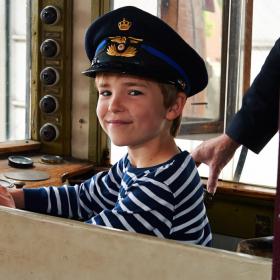 Danmarks jernbanemuseum dreng lokomotiv Odense Fyn